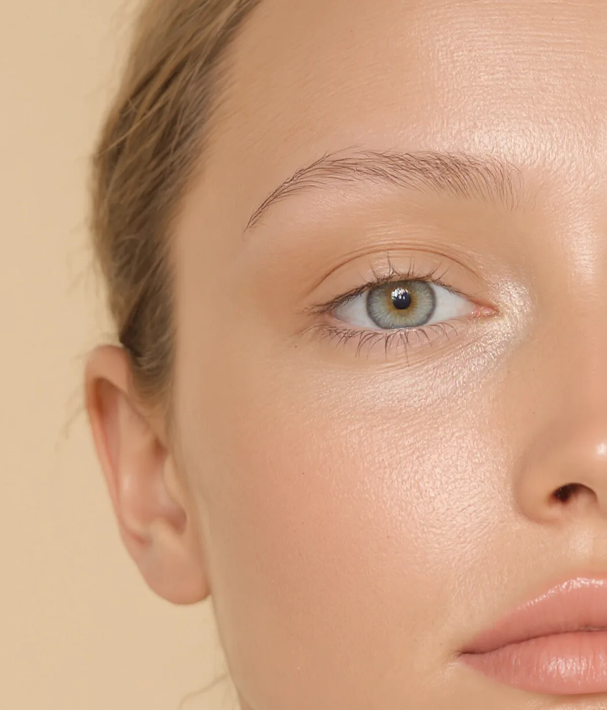 Before: Brow lamination with a soft brown tint